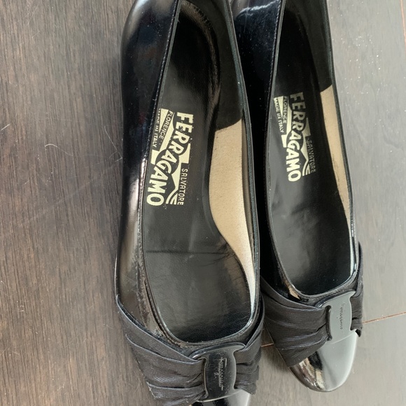 Salvatore Ferragamo black ballet flat shoes - Picture 2 of 5